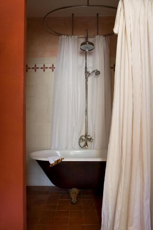 Une Autre Maison Hotel Nyons Cameră foto